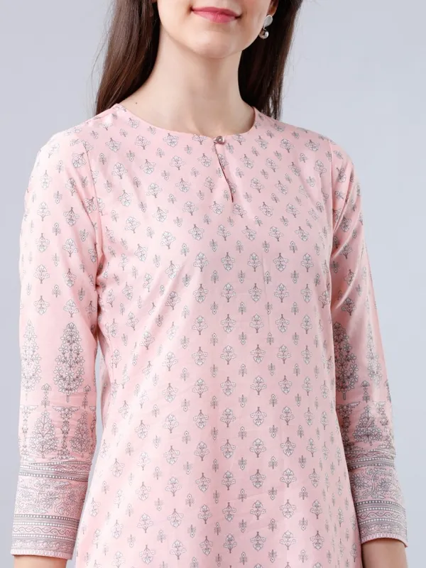  Vishudh Women Pink Printed Kurta Sets