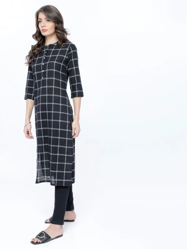  Vishudh Women Black Checked Straight Kurtas