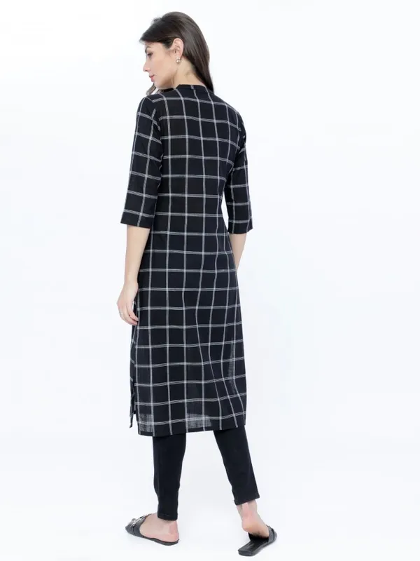  Vishudh Women Black Checked Straight Kurtas