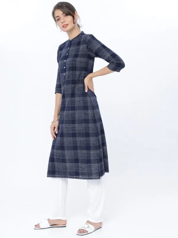  Vishudh Women Navy Blue Checked Straight Kurtas