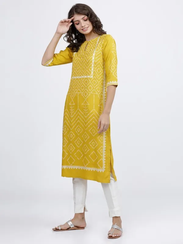  Vishudh Women Yellow Printed Straight Kurtas