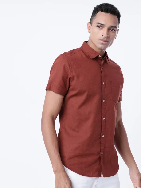  Highlander Men Terracotta Solid Slim Fit Casual Shirts