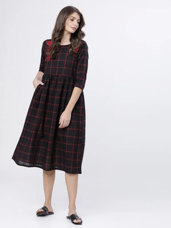  Vishudh Women Black Checked A-Line Ethnic Dresses