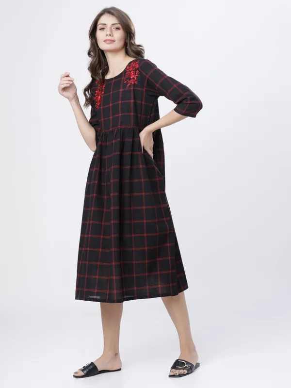  Vishudh Women Black Checked A-Line Ethnic Dresses