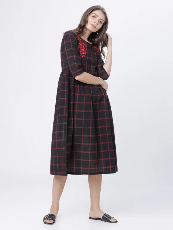  Vishudh Women Black Checked A-Line Ethnic Dresses