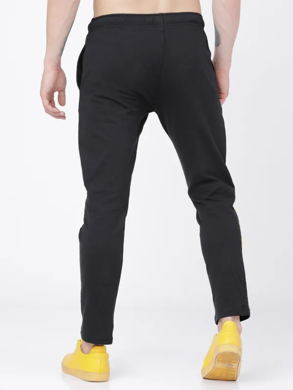  Highlander Men Black Slim Fit Track Pants