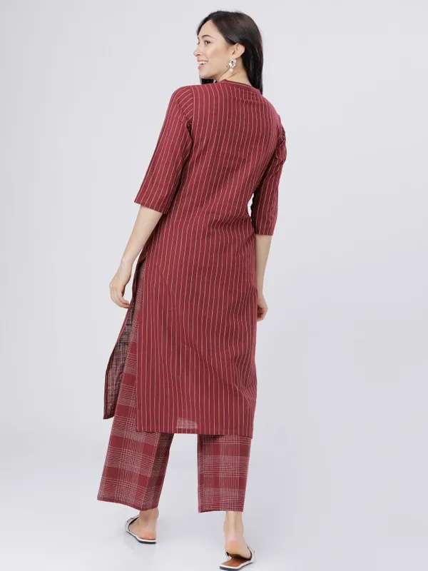  Vishudh Women Maroon Striped Straight Kurtas