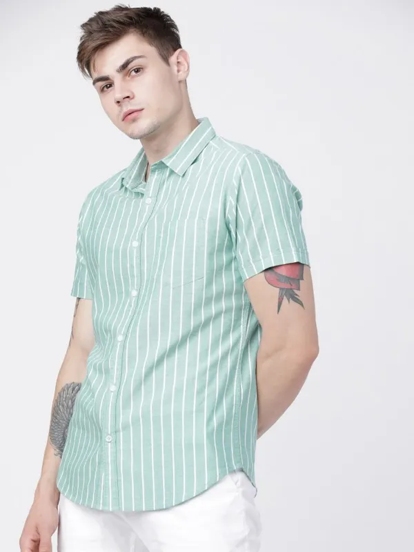  Highlander Men Green Striped Slim Fit Casual Shirts