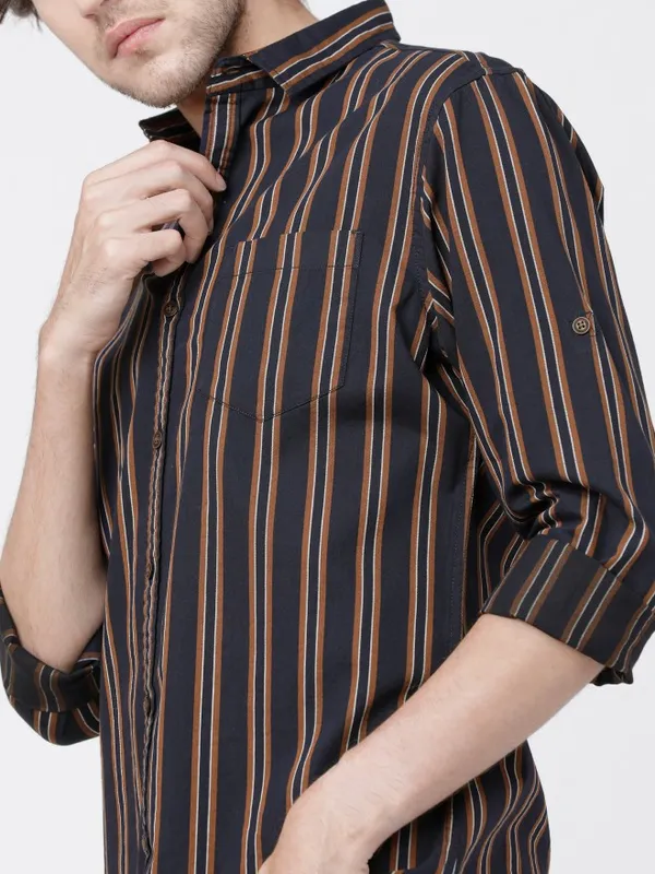  Locomotive Men Navy Blue Striped Slim Fit Casual Shirts