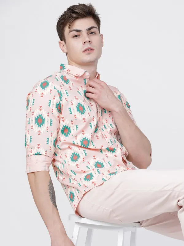  Locomotive Men Peach Printed Slim Fit Casual Shirts