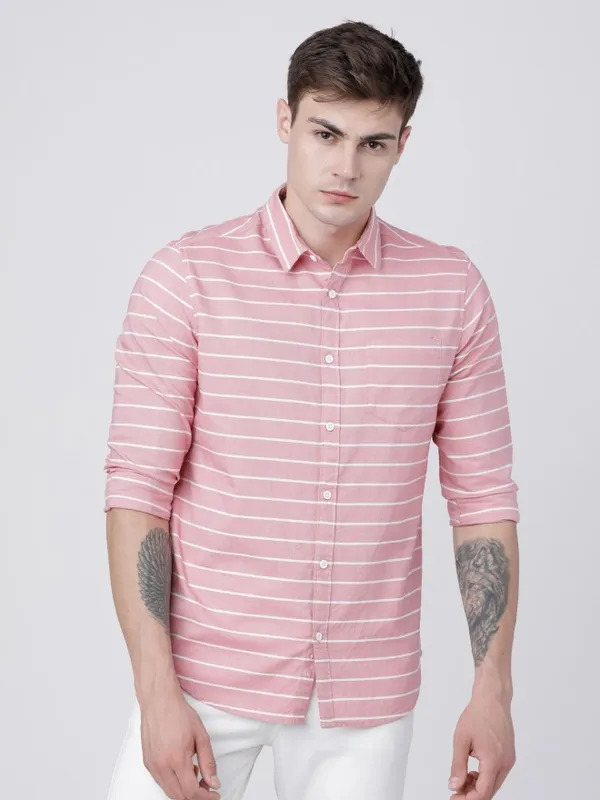 Highlander Men Pink Striped Slim Fit Casual Shirt