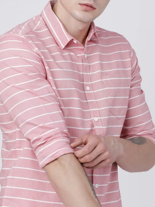 Highlander Men Pink Striped Slim Fit Casual Shirt