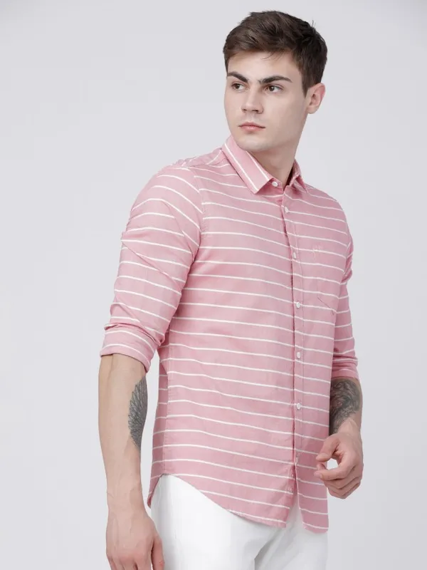 Highlander Men Pink Striped Slim Fit Casual Shirt