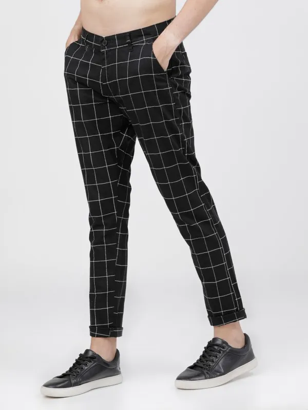  Highlander Men Grey Slim Fit Checked Casual Trousers