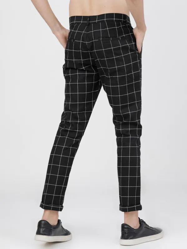  Highlander Men Grey Slim Fit Checked Casual Trousers
