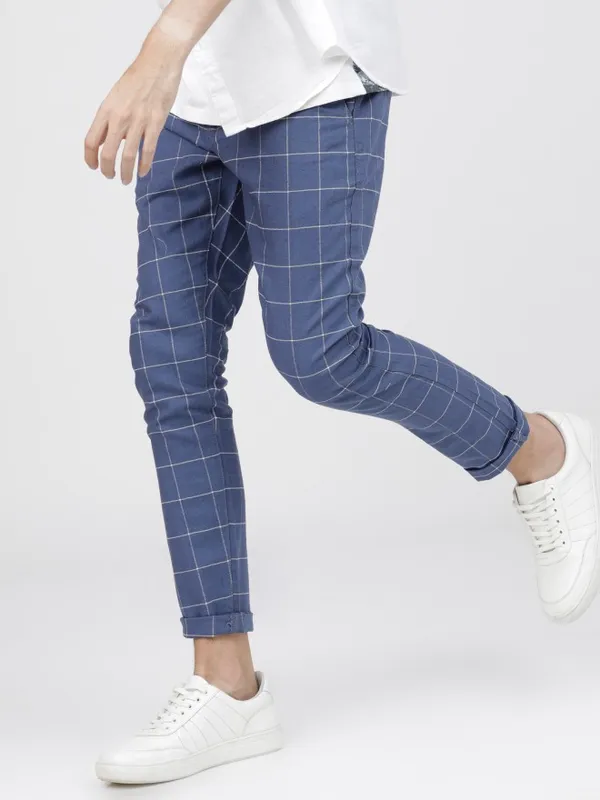  Highlander Men Blue Slim Fit Checked Casual Trousers