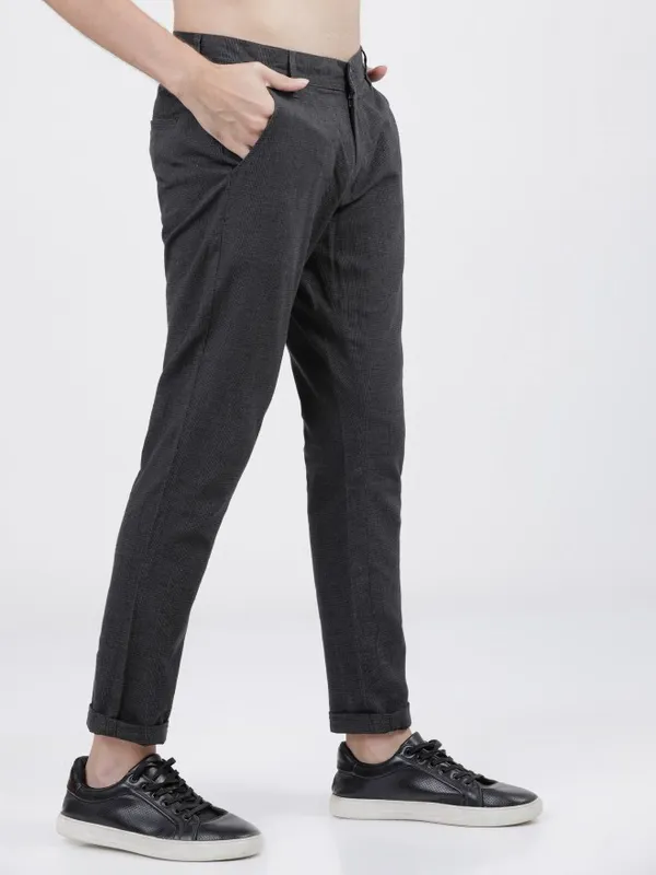  HIGHLANDER Men Black Slim Fit Checked Casual Trousers