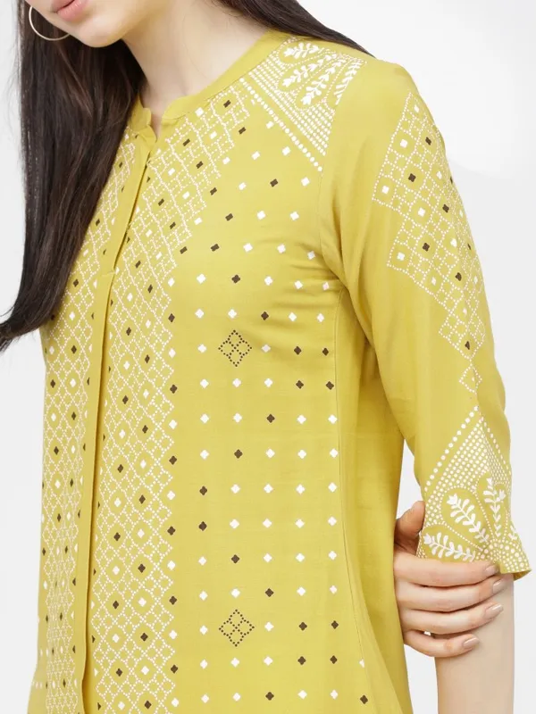  Vishudh Women Yellow Printed Straight Kurtas