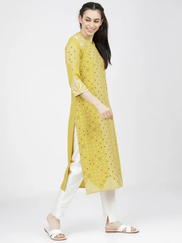  Vishudh Women Yellow Printed Straight Kurtas