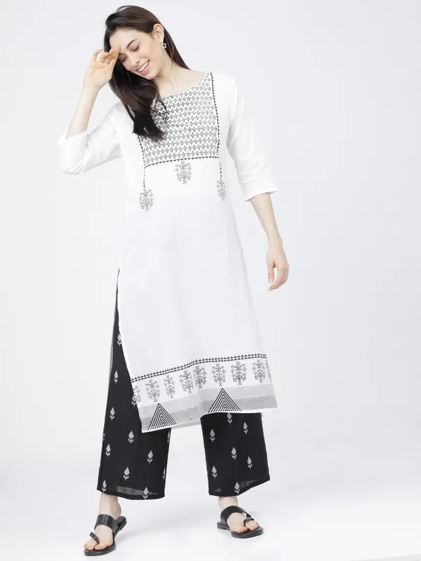  Vishudh Women Off White Printed Kurta Sets