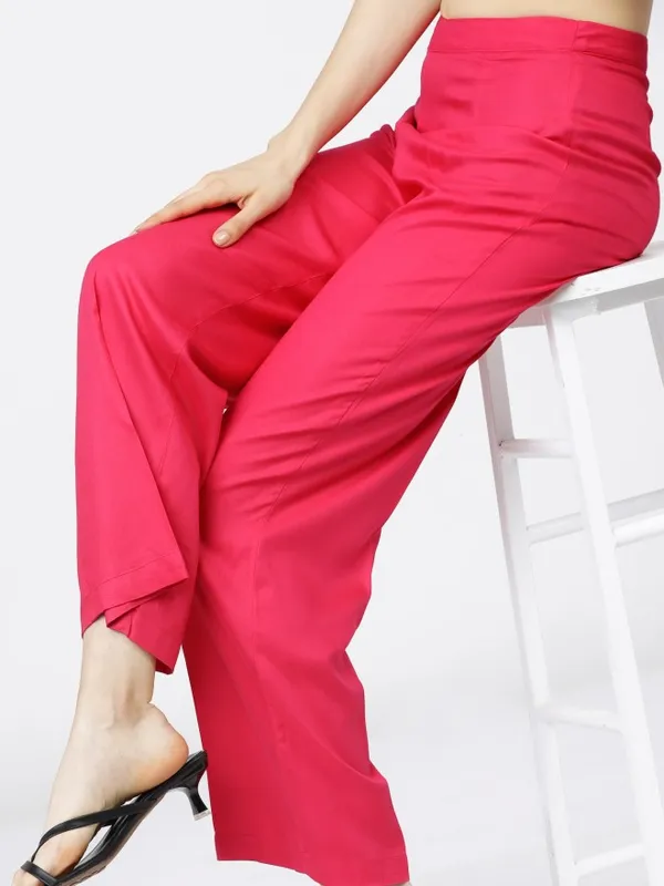  Tokyo Talkies Women Pink Solid Regular Fit Casual Trousers