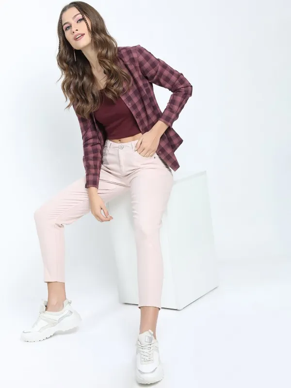  Tokyo Talkies Women Pink Solid Tapered Fit Casual Trousers