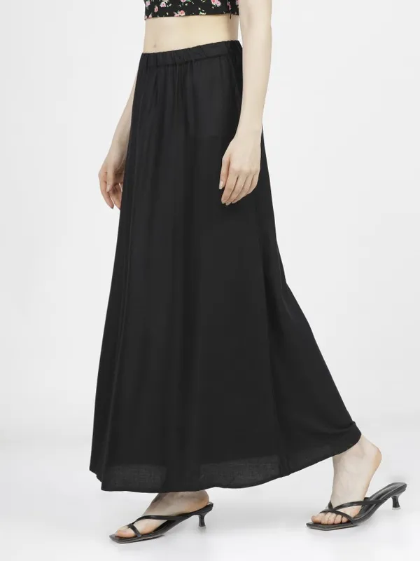  Tokyo Talkies Women Black Midi Skirts