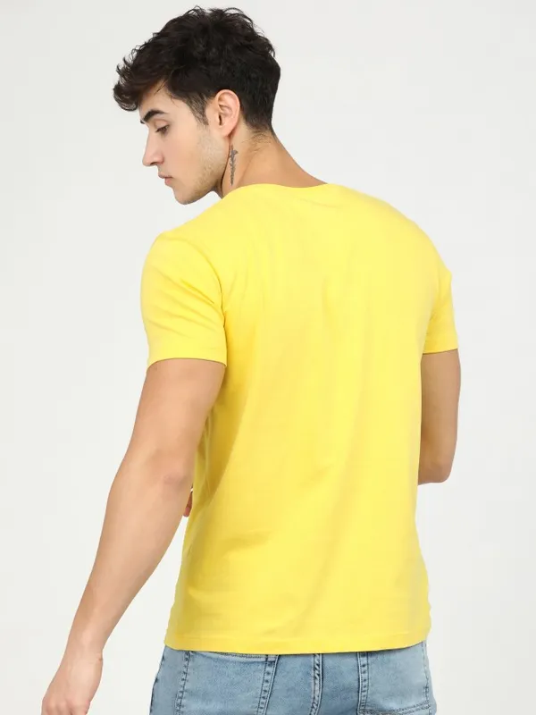  Highlander Men Yellow Printed Round Neck T-Shirts