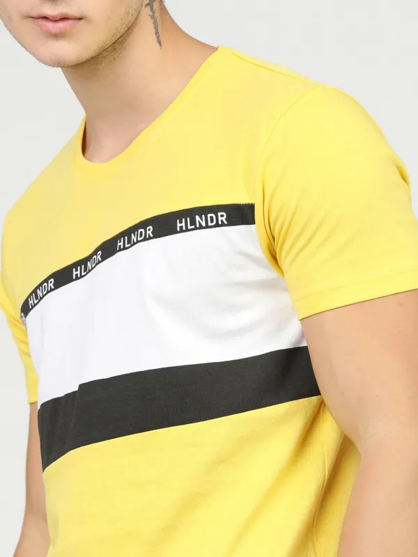  Highlander Men Yellow Printed Round Neck T-Shirts