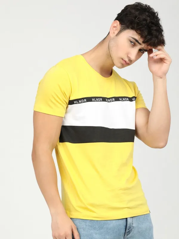  Highlander Men Yellow Printed Round Neck T-Shirts