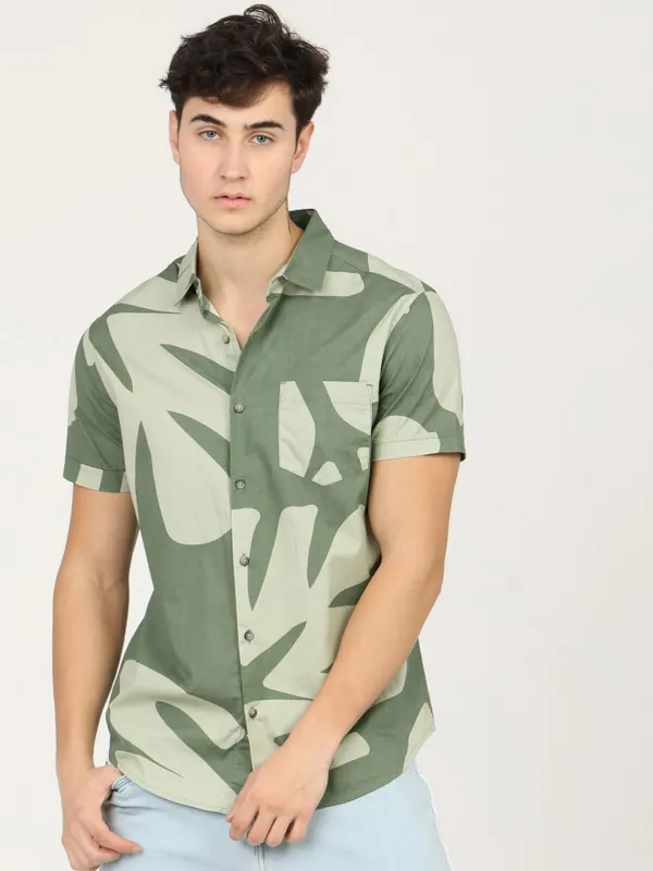  Highlander Men Green Printed Slim Fit Casual Shirts