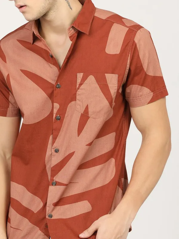  Highlander Men Terracotta Printed Slim Fit Casual Shirts