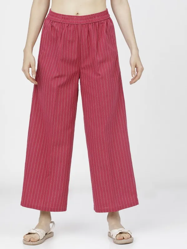  Vishudh Women Pink Printed Kurta Sets