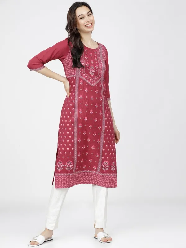  Ketch Women Magenta Printed Straight Kurtas