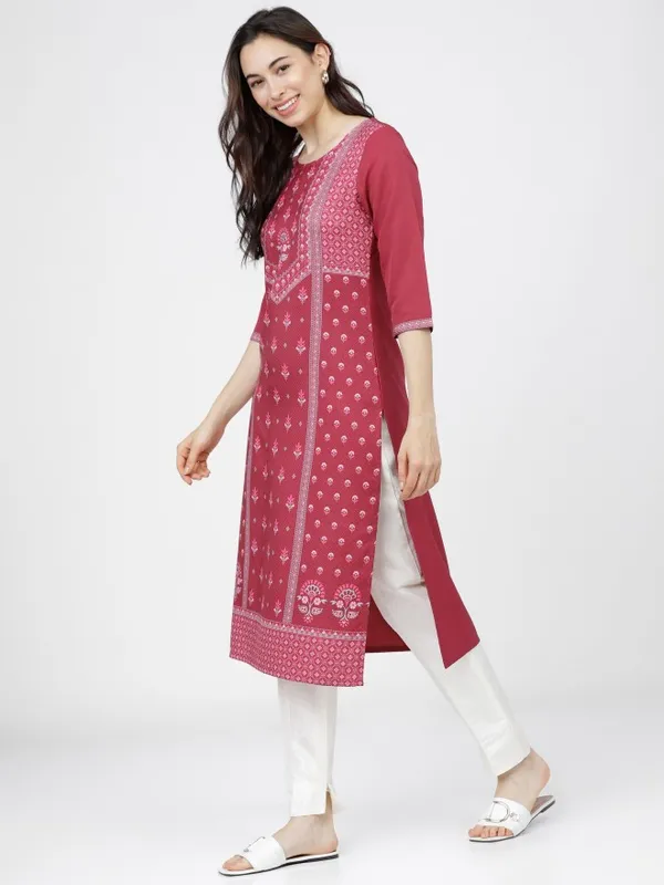  Ketch Women Magenta Printed Straight Kurtas