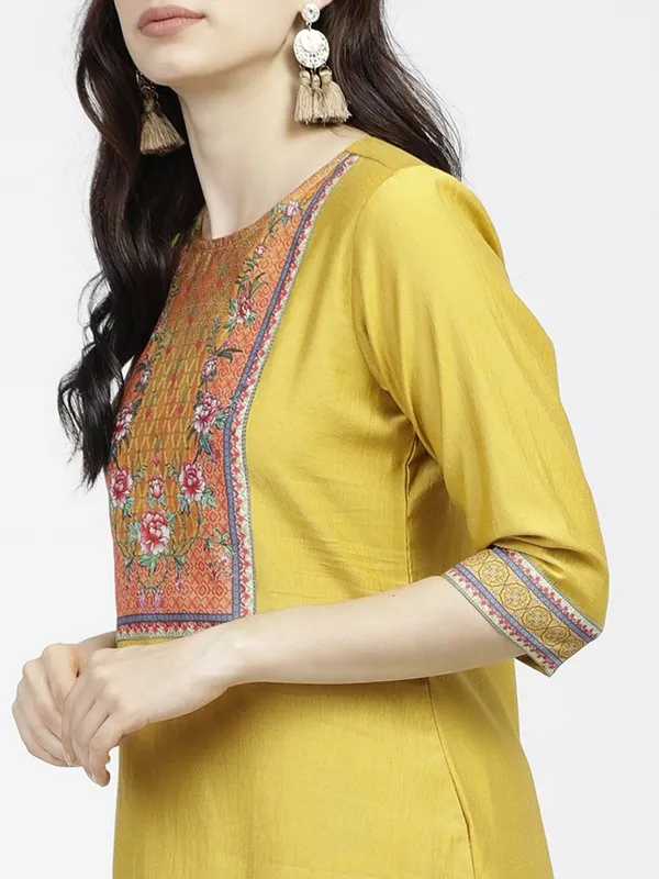  Vishudh Women Yellow Printed Kurta Sets