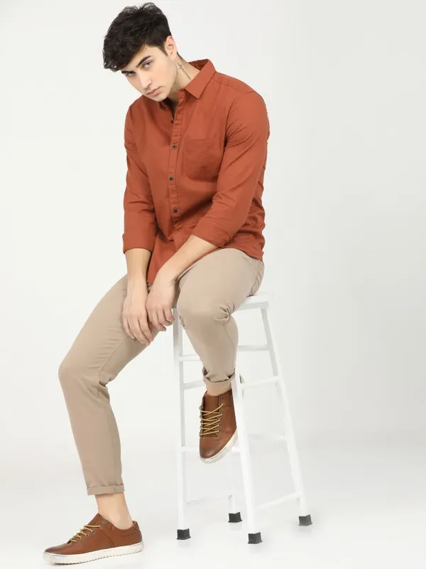  Highlander Men Beige Tapered Fit Solid Casual Trousers