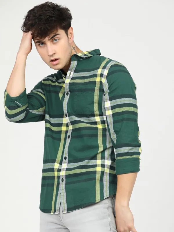  Highlander Men Green Checked Slim Fit Casual Shirts