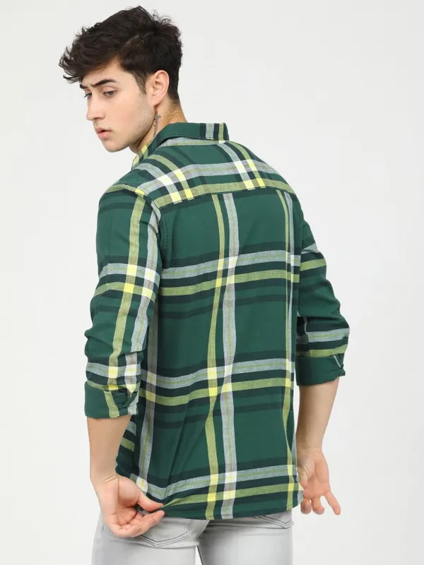  Highlander Men Green Checked Slim Fit Casual Shirts