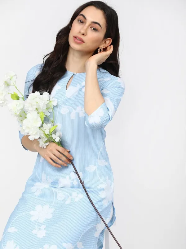  Ketch Women Blue Printed Straight Kurtas