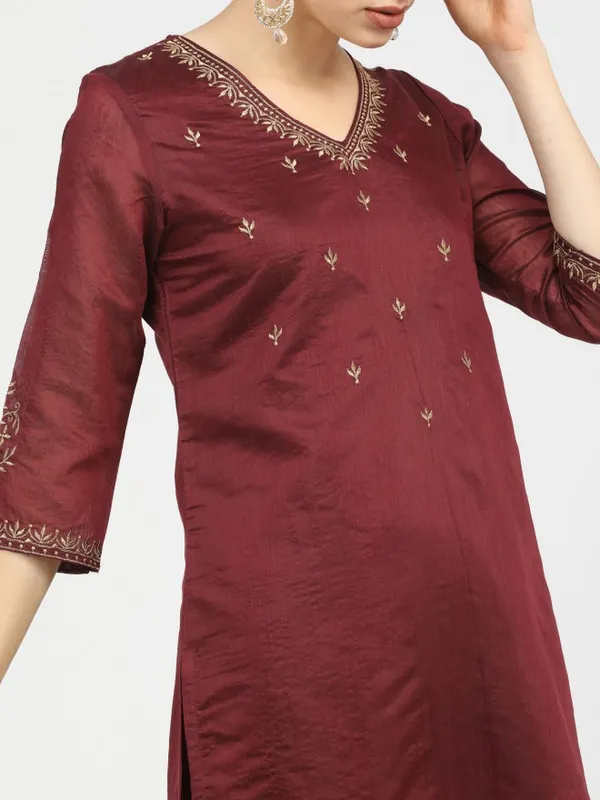  Vishudh Women Maroon Printed Straight Kurtas