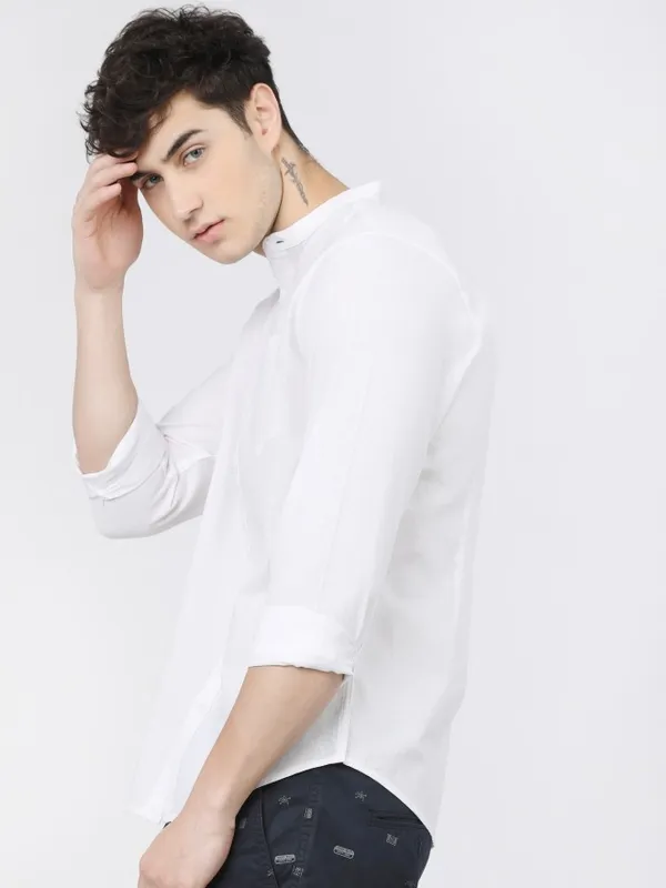  Ketch Men White Solid Slim Fit Casual Shirts