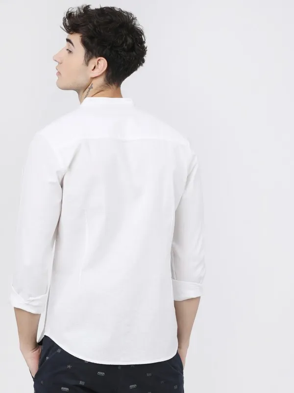 Ketch Men White Solid Slim Fit Casual Shirts