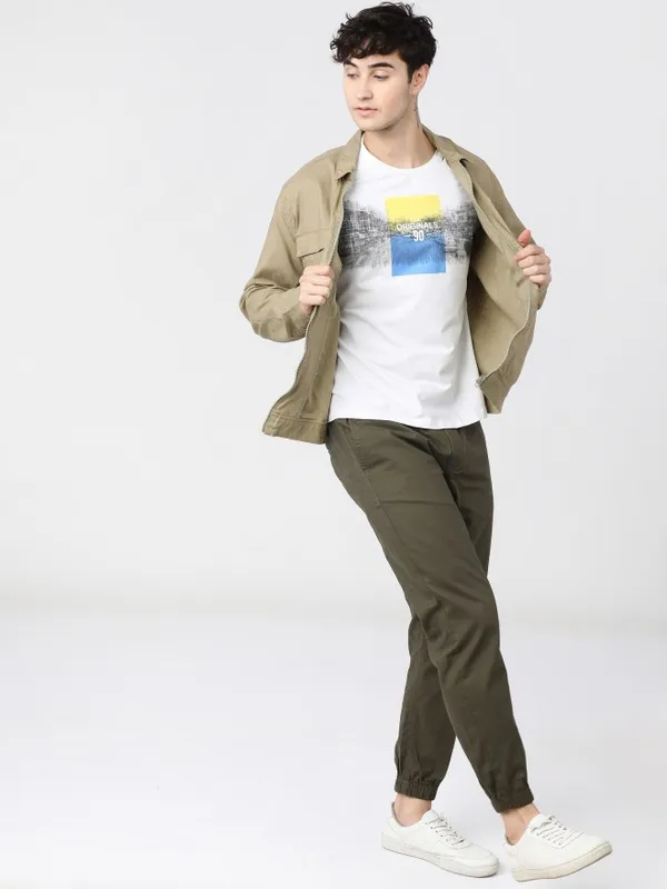 Highlander Men Olive Slim Fit Solid Casual Trousers