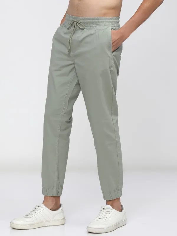  Highlander Men Green Slim Fit Solid Casual Trousers