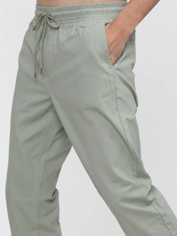  Highlander Men Green Slim Fit Solid Casual Trousers