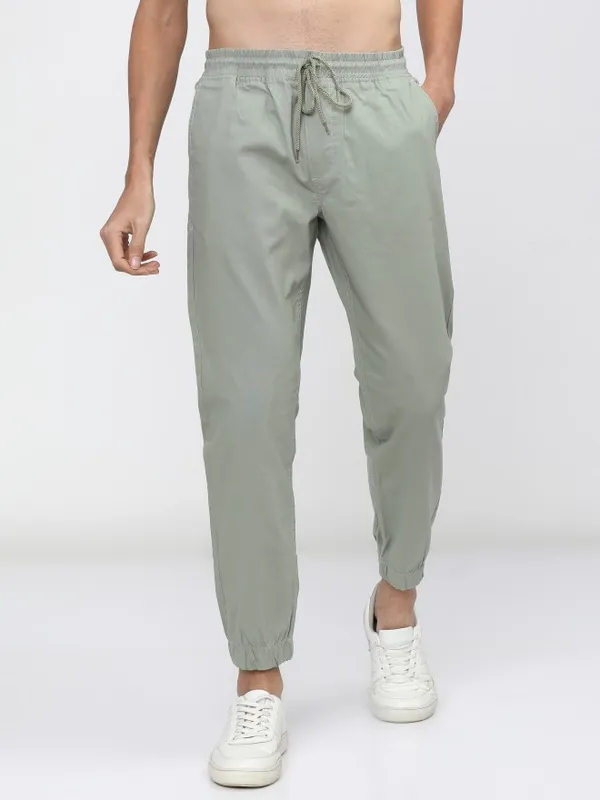  Highlander Men Green Slim Fit Solid Casual Trousers