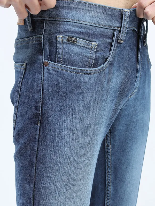  Highlander Men Blue Tapered Fit Clean Look Jeans