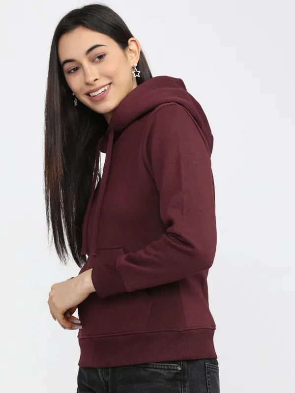  Tokyo Talkies Women Red Solid Pullover Hood Sweatshirts