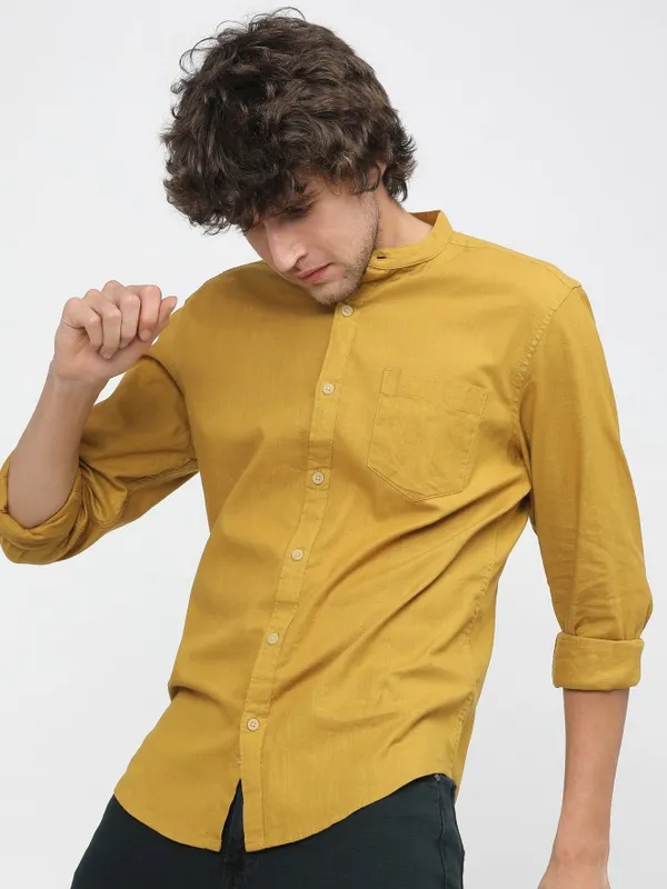  Ketch Men Yellow Solid Slim Fit Casual Shirts